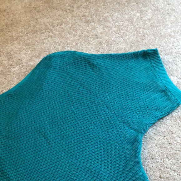 Loft, short sleeve sweater, v neck back - Picture 2 of 5
